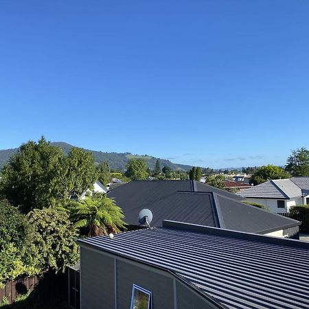 Spacious Retreat With Mountain View Rotorua Bagian luar foto