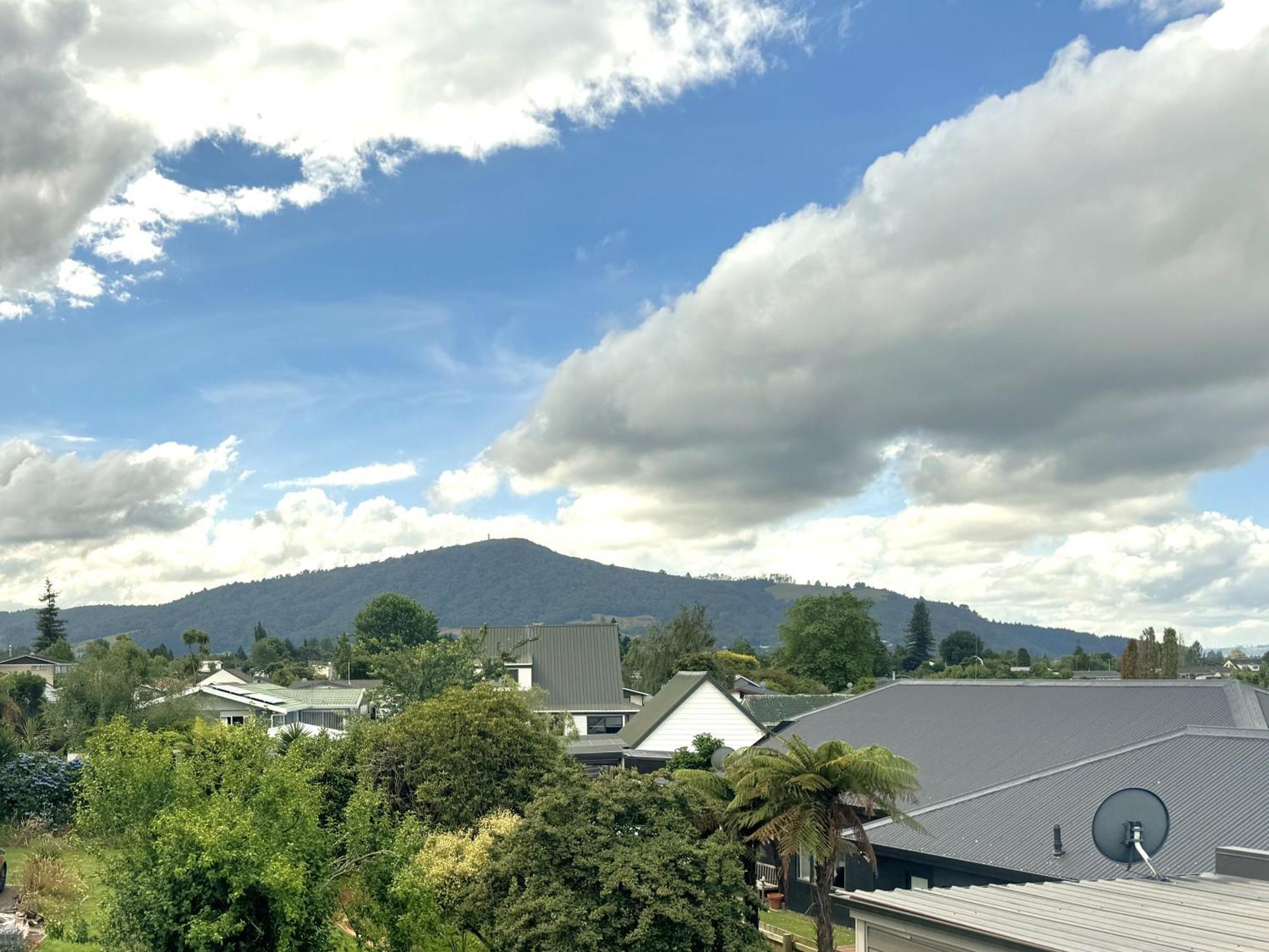 Spacious Retreat With Mountain View Rotorua Bagian luar foto